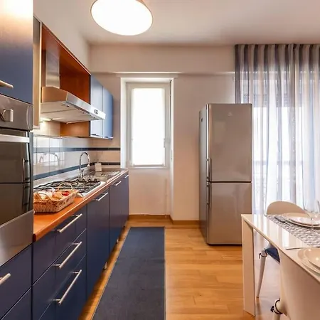 Apartment Bnbutler - Strigelli, 13 - Accogliente Bilocale Con Balcone