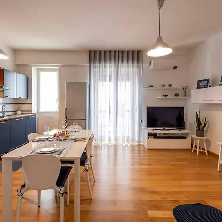 Apartment Bnbutler - Strigelli, 13 - Accogliente Bilocale Con Balcone Milan