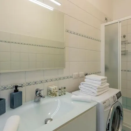 Apartment Bnbutler - Strigelli, 13 - Accogliente Bilocale Con Balcone