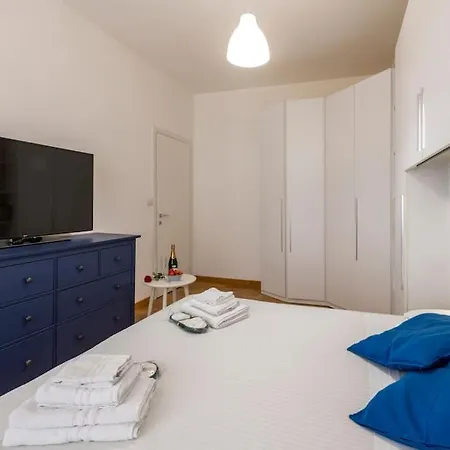 Apartment Bnbutler - Strigelli, 13 - Accogliente Bilocale Con Balcone