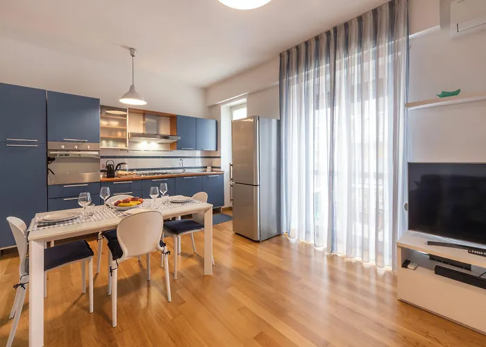 شقة Bnbutler - Strigelli, 13 - Accogliente Bilocale Con Balcone