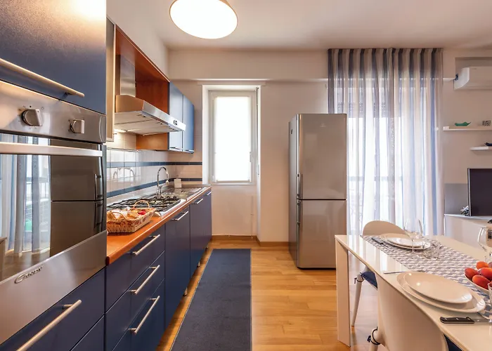 شقة Bnbutler - Strigelli, 13 - Accogliente Bilocale Con Balcone